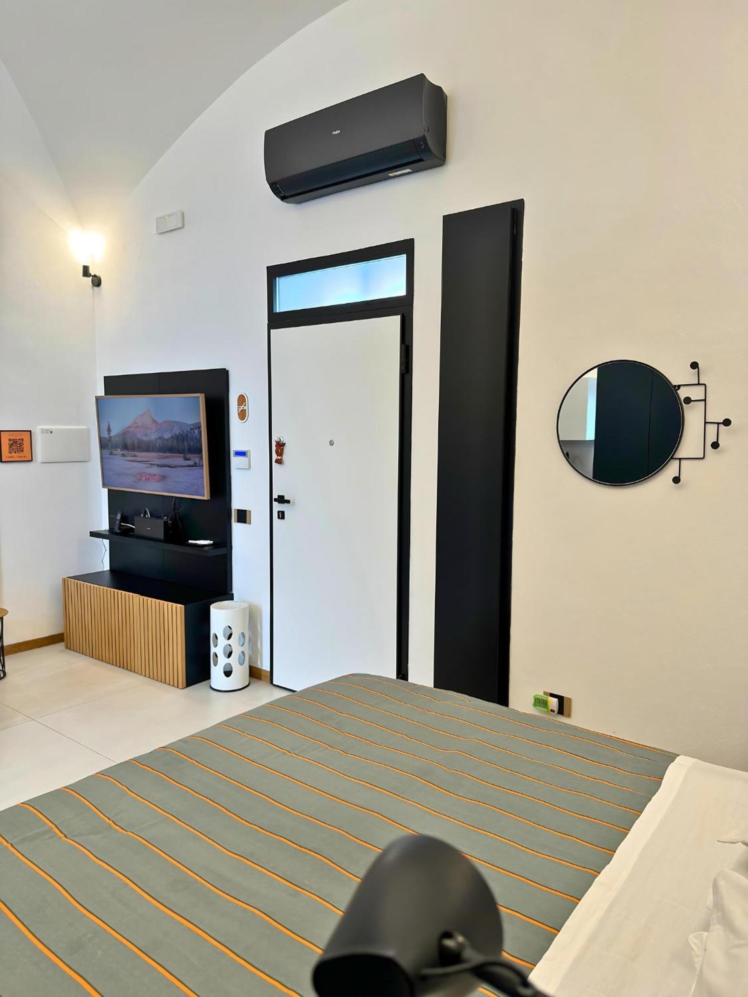 Dislocati Bnb - Jacuzzi Privata - Cucina - Tv60" - Minimal Luxury Marigliano Exteriér fotografie
